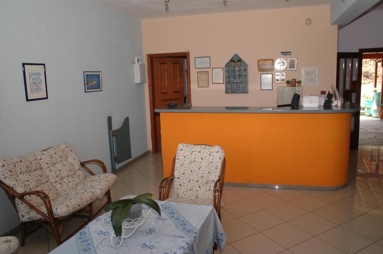 Agnanti Hotel Kalamakia Buitenkant foto